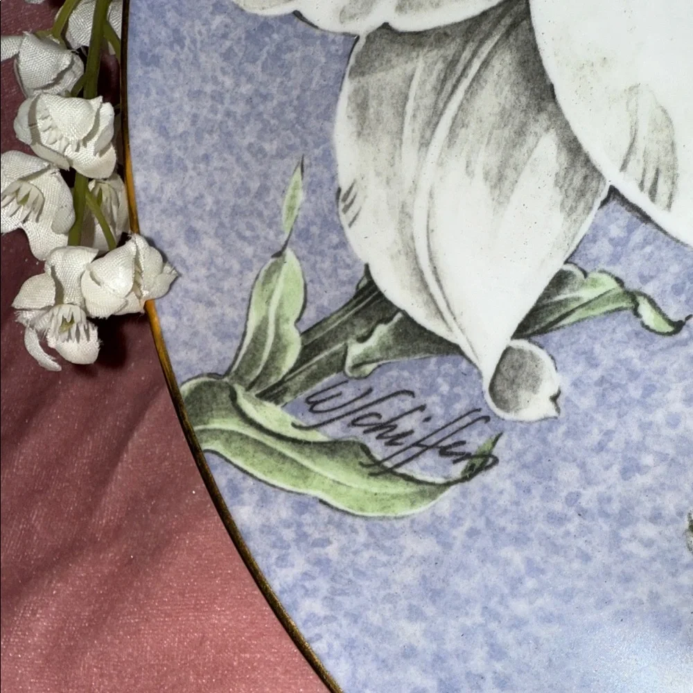 Floral Collectable Plate "The Quebec - Madonna Lily" - Picture 2 of 4